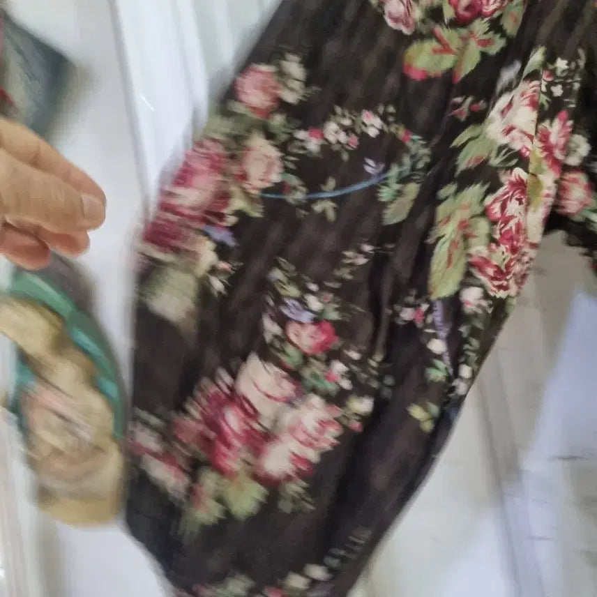 [BUNJANG] Open Shoulder Floral Blouse / 봄 여름 오픈솔더 면블라우스. 가슴단면63