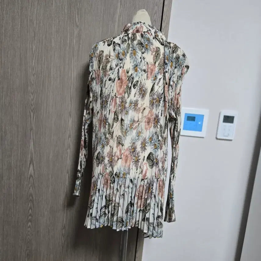 [BUNJANG] Lie Sang Bong Floral Pattern Pleated Blouse / 이상봉 상태굿 플라워 패턴 플리츠  블라우스