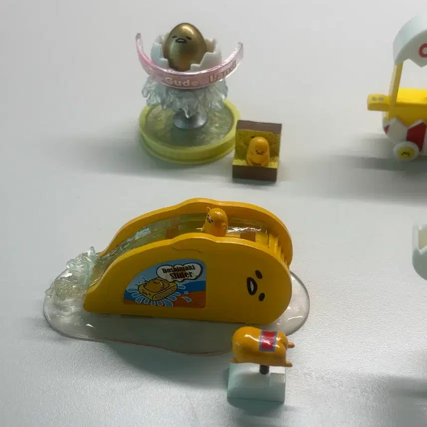 [BUNJANG] Gudetama Amusement Park Miniature Figure Set / 구데타마 놀이공원 미니어처 피규어