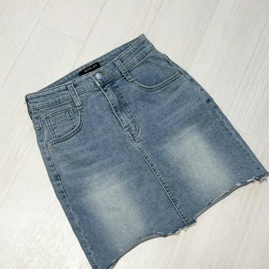 [BUNJANG] Light Wash Denim Mini Skirt / 연청 데님 미니스커트