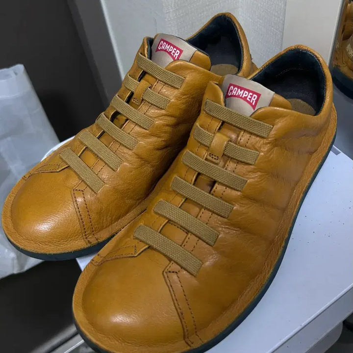 [SOLD OUT] 캠퍼 스니커즈 (260사이즈)