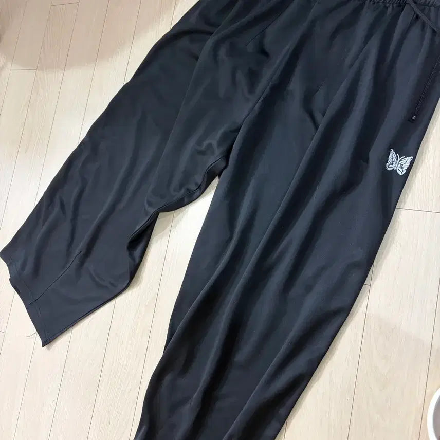[SOLD OUT] 니들스 트랙팬츠