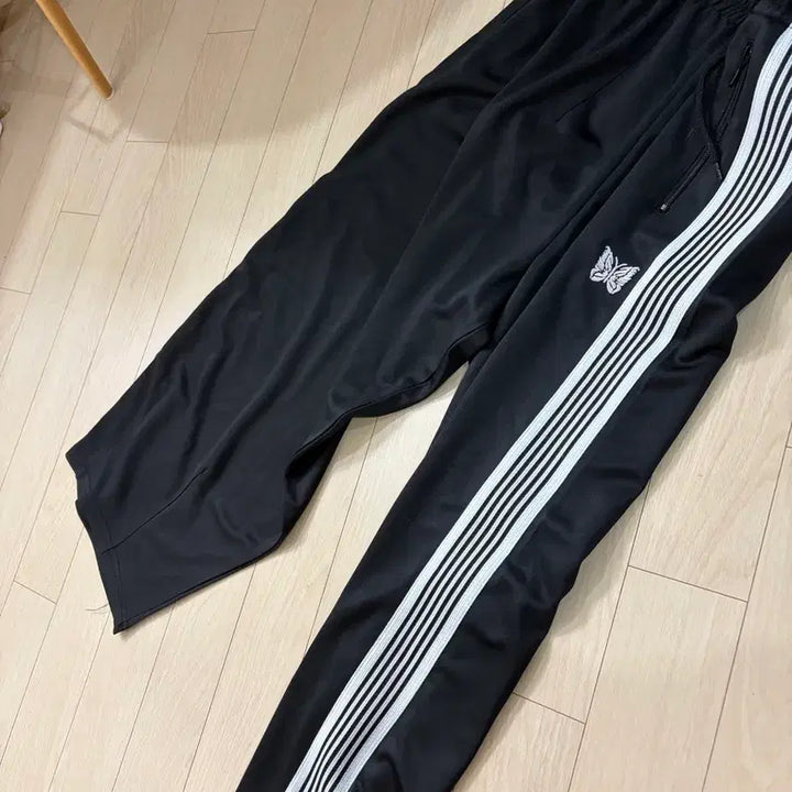 [SOLD OUT] 니들스 트랙팬츠