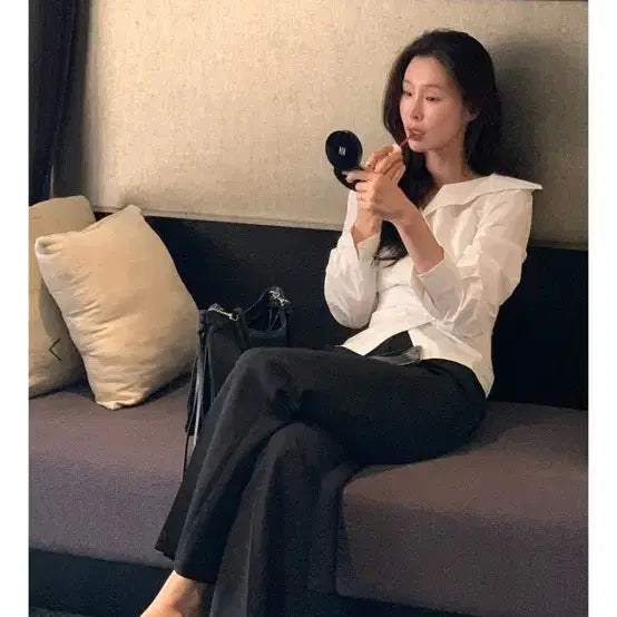 [SOLD OUT] BAU 화이트 랩 블라우스  새상품