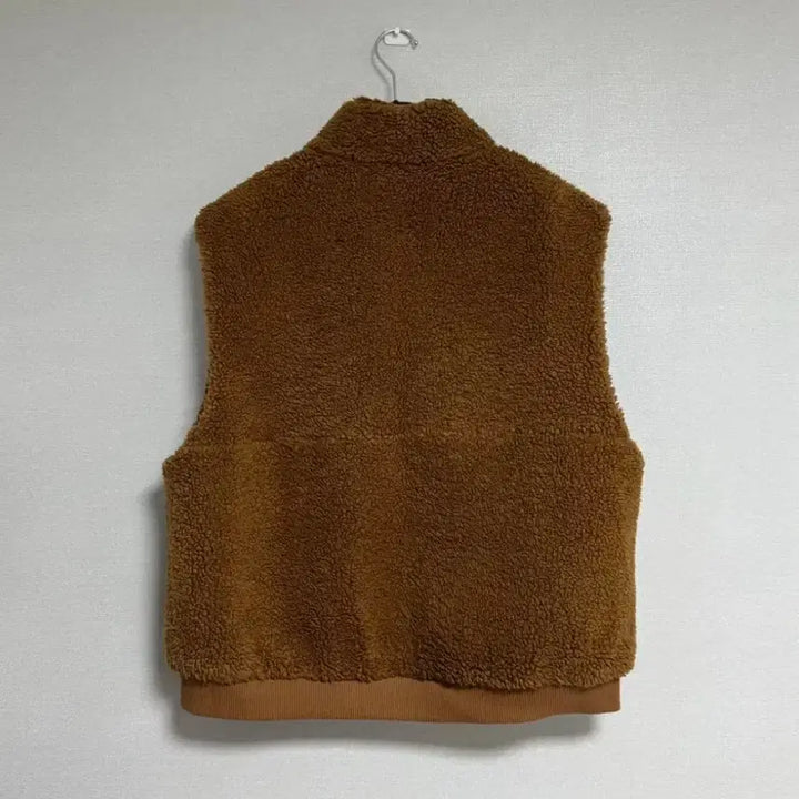 [SOLD OUT] 스튜디오 톰보이 뽀글이 조끼