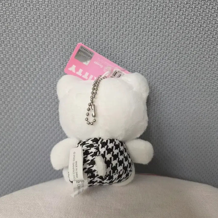 [BUNJANG] Hello Kitty Houndstooth Check Keyring Doll / 정품.새상품)헬로키티 하운드 체크 블랙 키링 인형 8cm