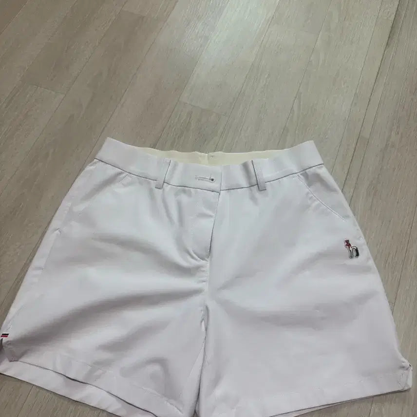[SOLD OUT] 헤지스 반바지 판매합니다!
