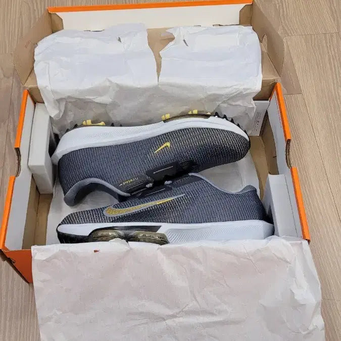 [BUNJANG] Nike Infinity Tour 2 BOA Golf Shoes / 새상품매장판) 나이키 골프화 인피니티 투어 2 보아 스파이크 245m