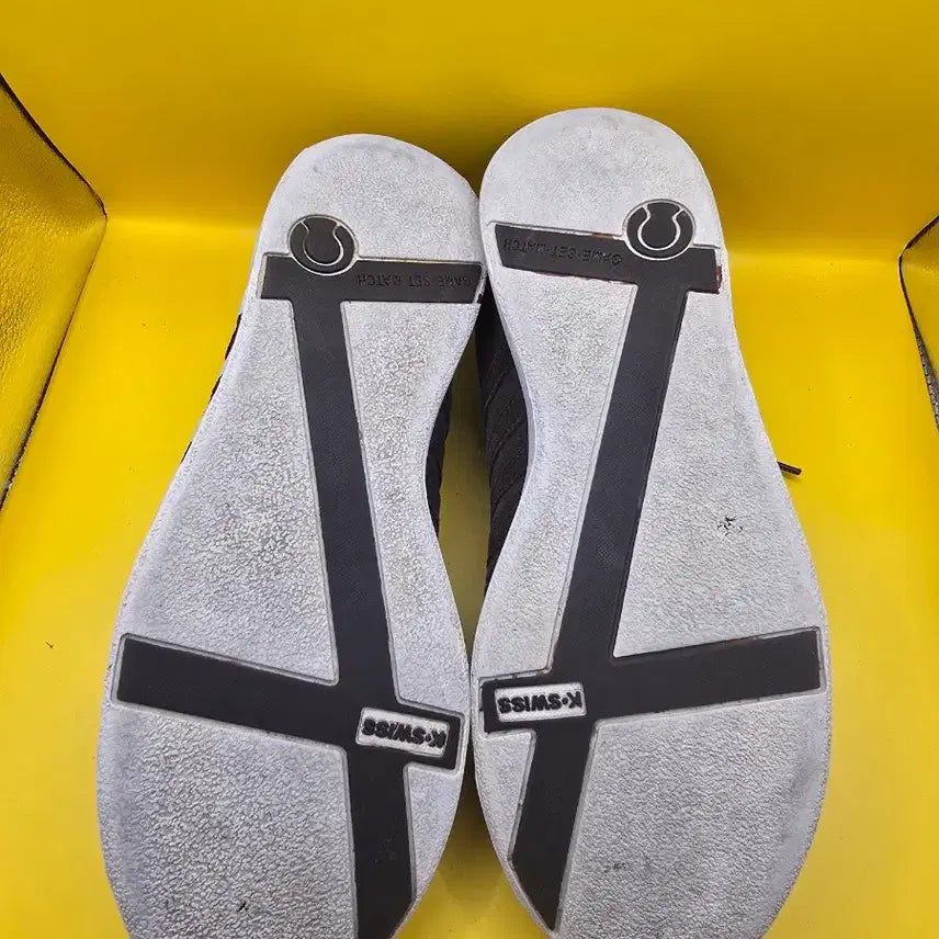 [SOLD OUT] 케이스위스 스웨이드 스니커즈 270