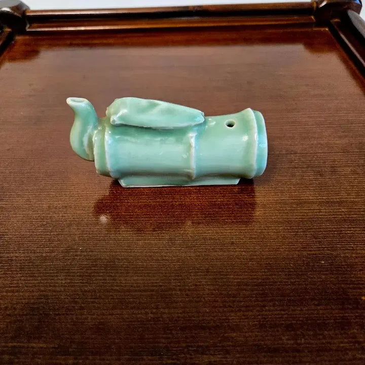 [SOLD OUT] 골동/소품] 청자 대나무 매미형 수적 (연적)고운 비취색  도자기 연적