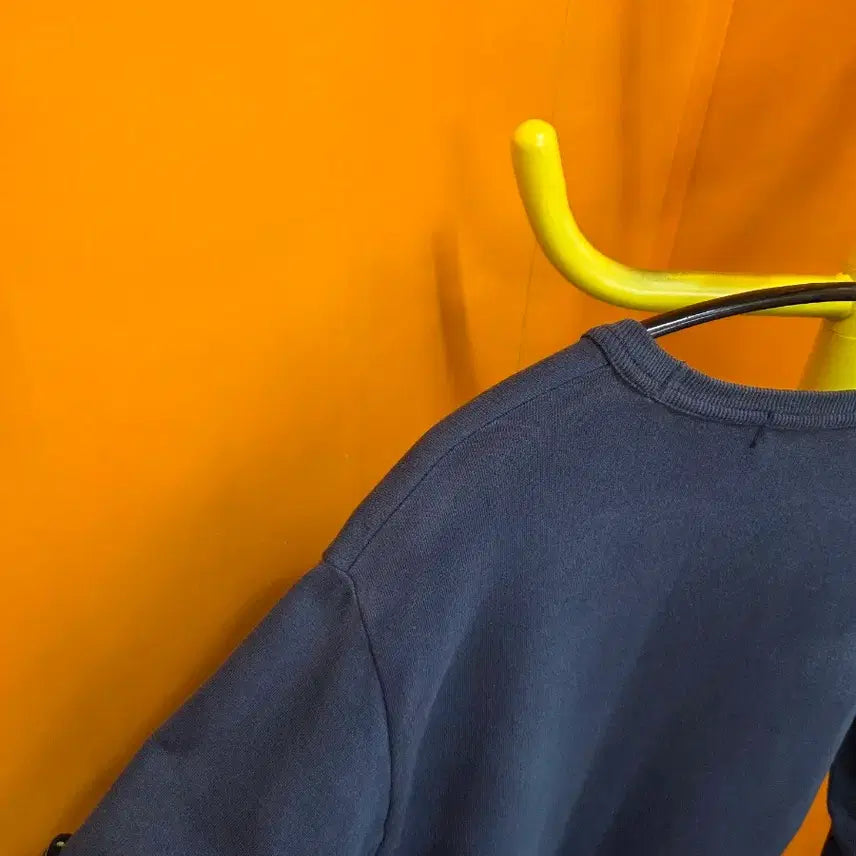 [SOLD OUT] M 정품 스톤아일랜드 네이비 맨투맨