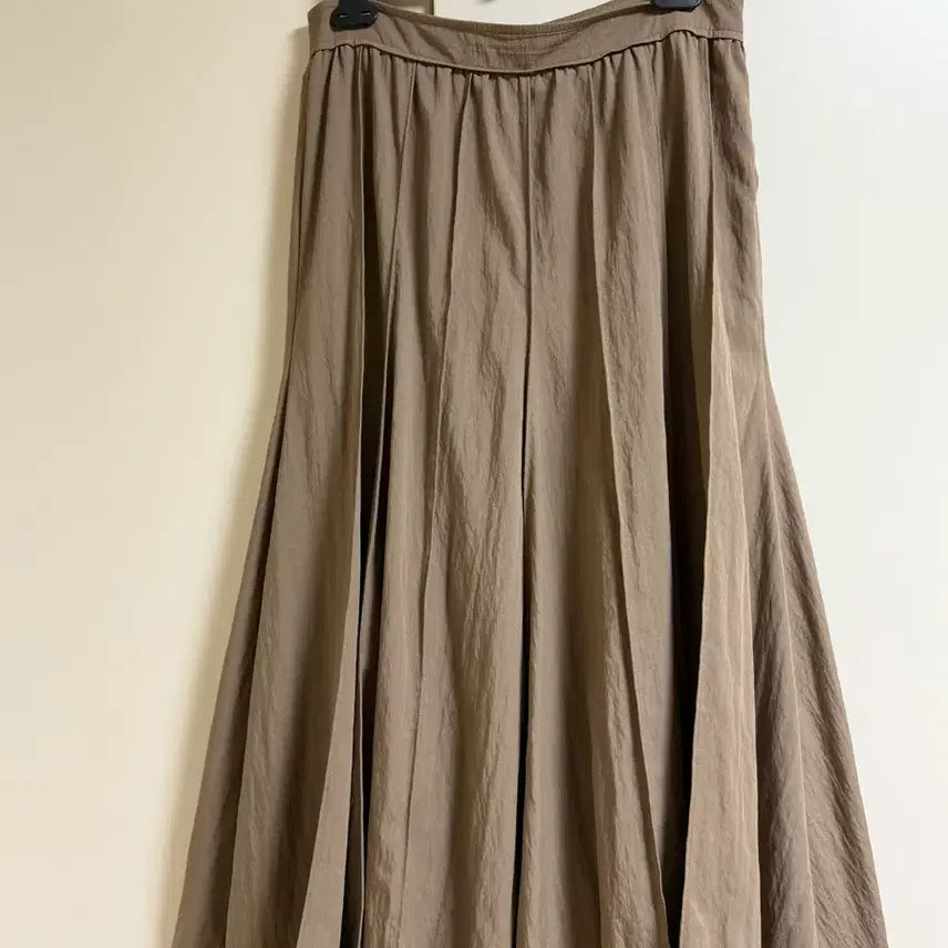 [SOLD OUT] 한섬 더캐시미어 봉제 라인 플리츠 스커트