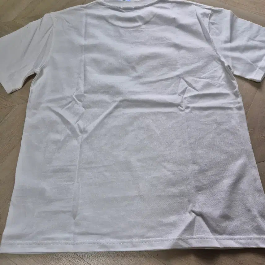 [BUNJANG] Burberry White T-Shirt with Patch (S) / 새상품 )버버리 화이트 티셔츠 패치 장식