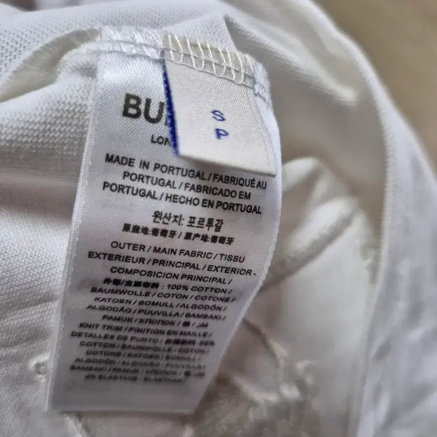[BUNJANG] Burberry White T-Shirt with Patch (S) / 새상품 )버버리 화이트 티셔츠 패치 장식