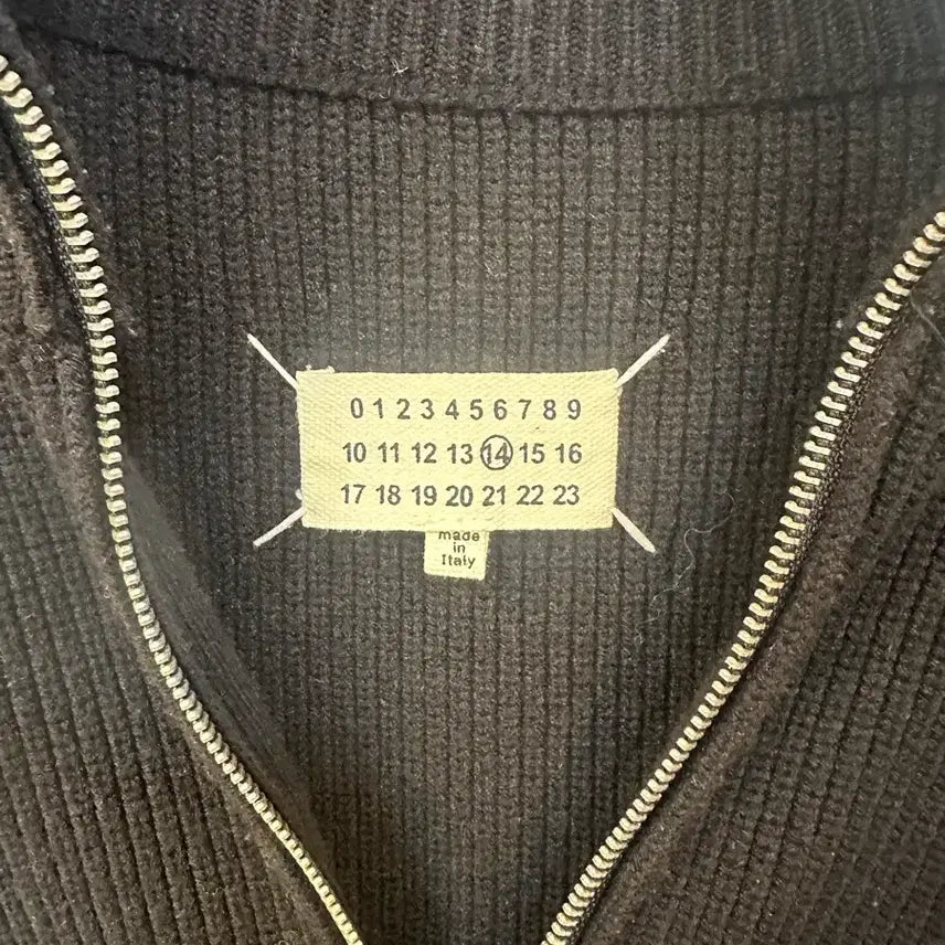 [SOLD OUT] 메종 마르지엘라 블랙 니트 집업