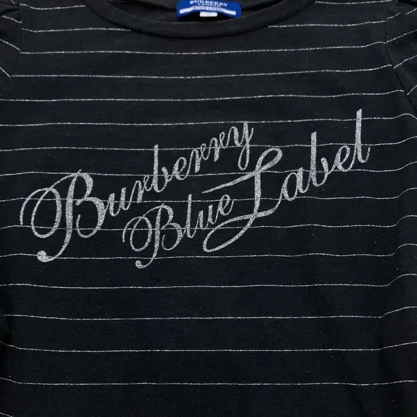 [BUNJANG] Burberry Silver Stripe Printed T-shirt / 버버리 실버 스트라이프 프린팅 반팔 1076 모리걸 y2k 스트릿 갸루