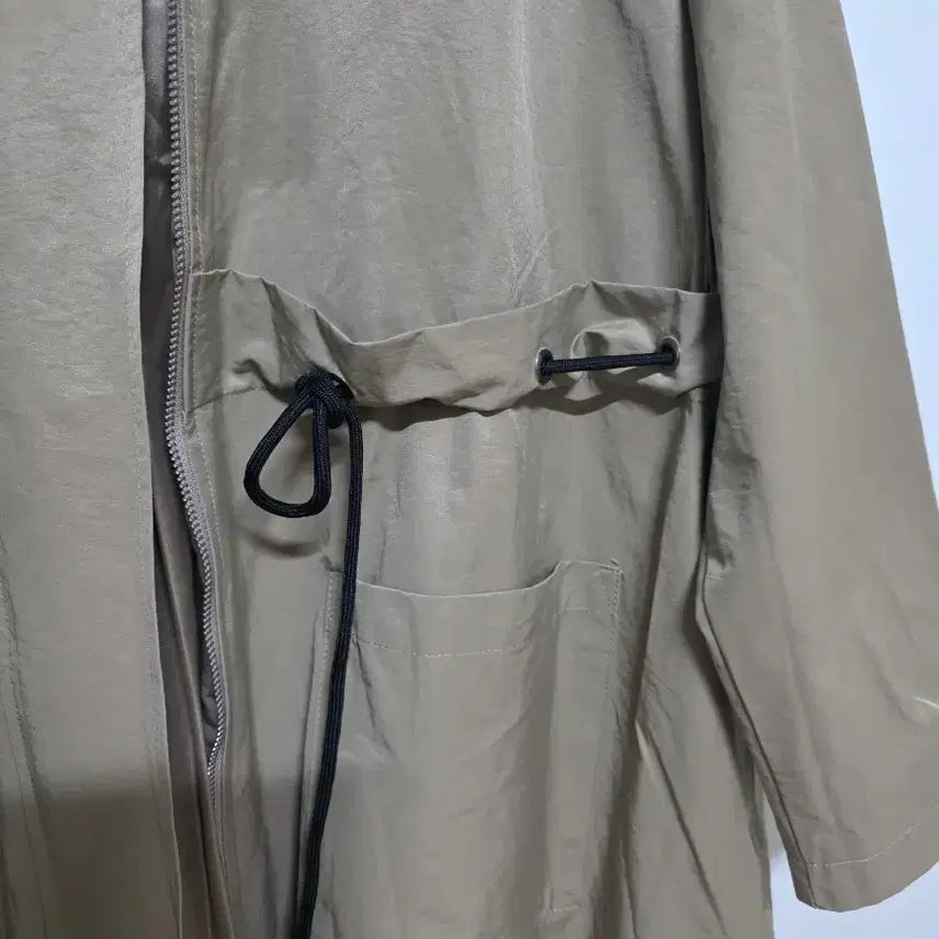 [BUNJANG] Long Beige Windbreaker Jacket / 셔링 바람막이