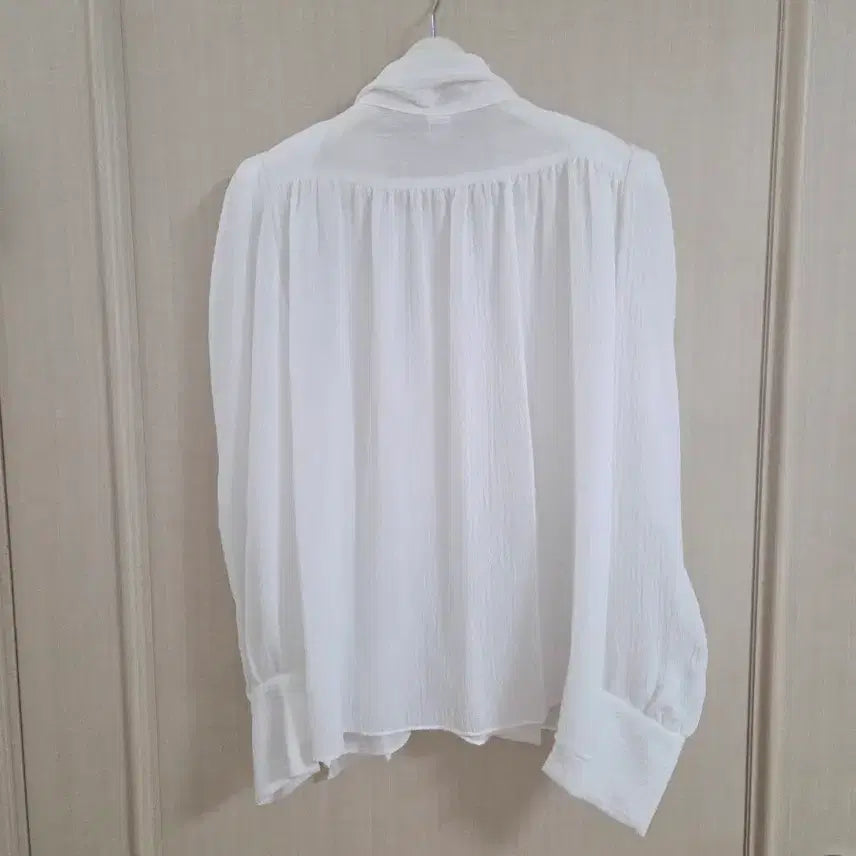[SOLD OUT] 고급스런 타이 하객블라우스