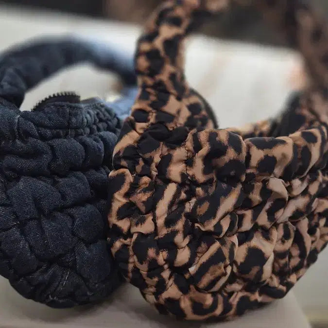 [SOLD OUT] cos  퀼티드 미니백 레오파드
