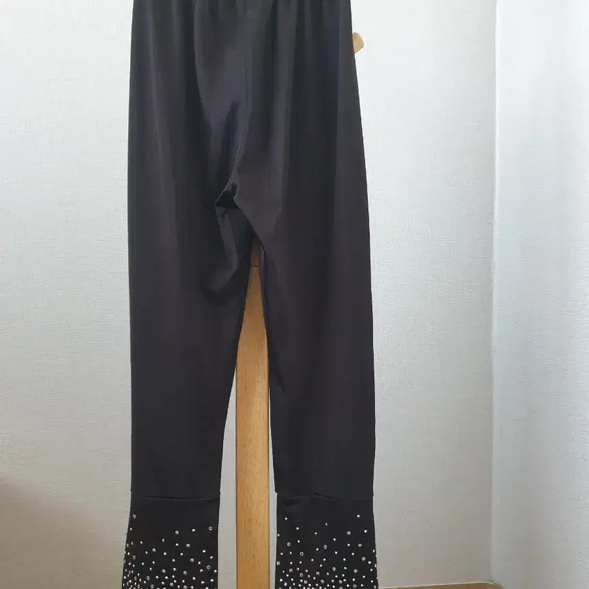 [BUNJANG] Leggings with Cubic Detail / 스타일 칠부쫄바지 레깅스 신축성아주좋음 싸이즈F
