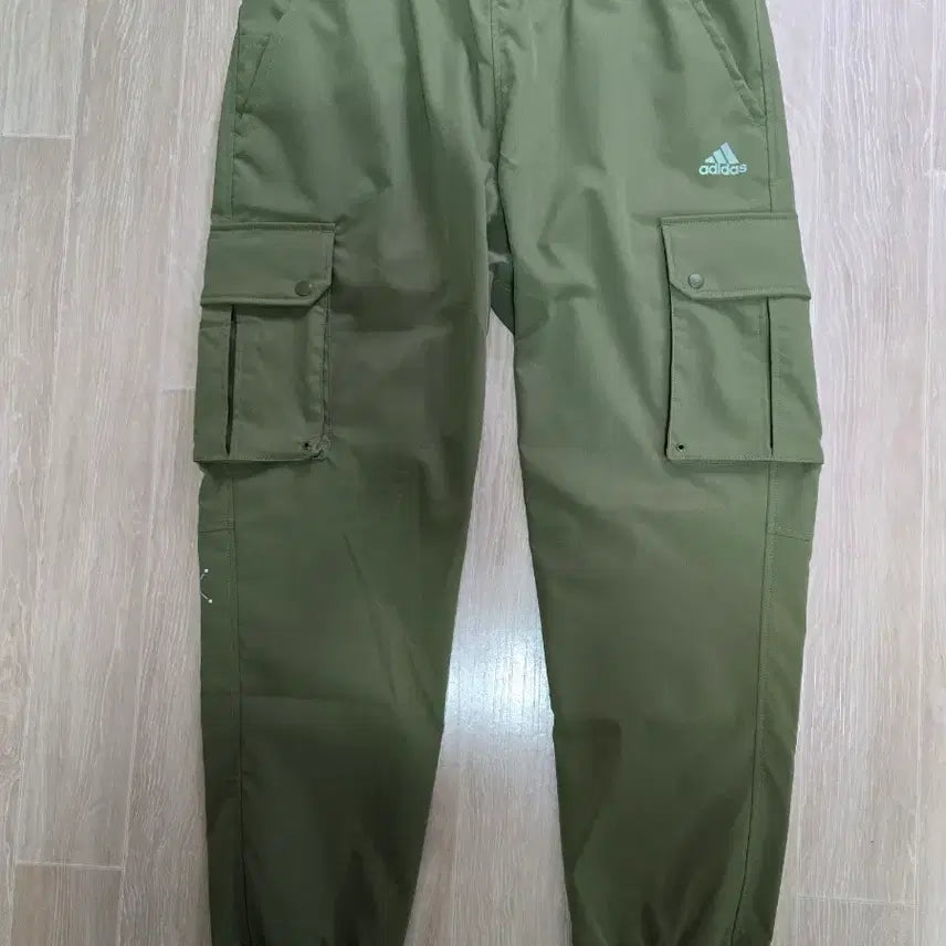 [SOLD OUT] (새상품) 아디다스 정품 우븐 카고 조거 팬츠 매장판 15만원대