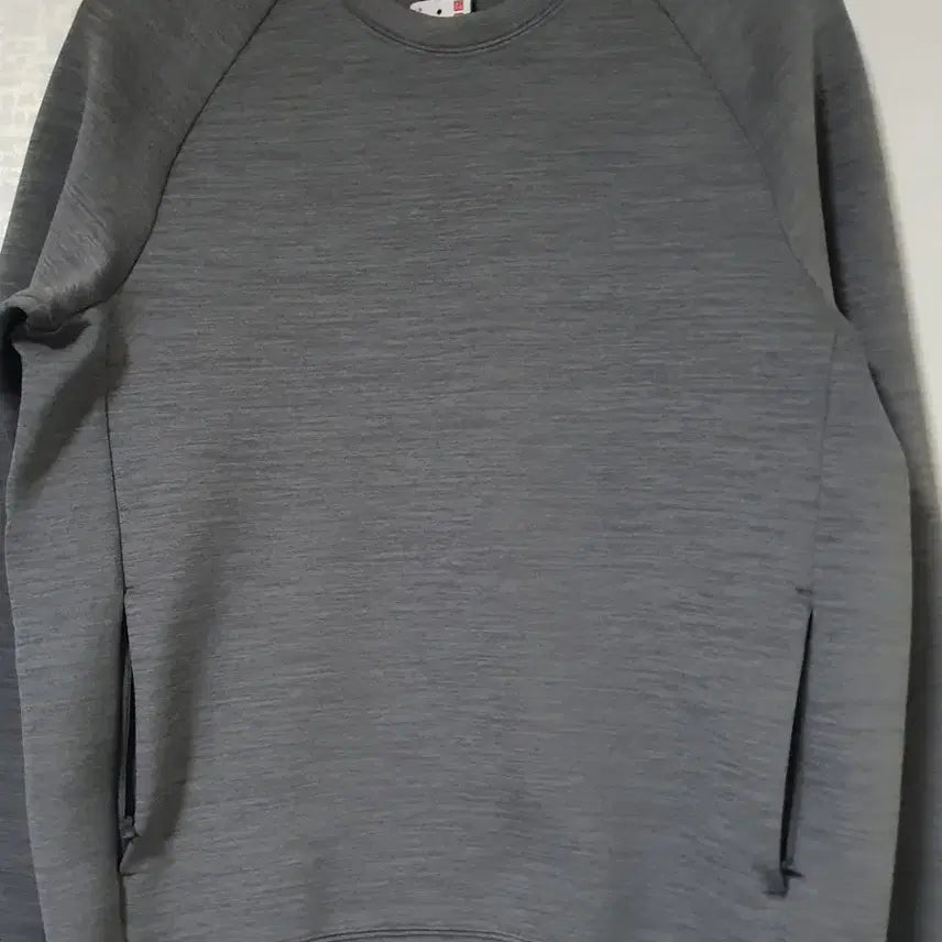 [BUNJANG] Uniqlo Dry Sweatshirt Grey L / 유니클로 새상품 드라이 맨투맨 그레이 L