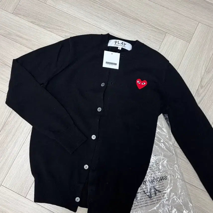 [SOLD OUT] 꼼데가르송 가디건 S (66가능)새상품