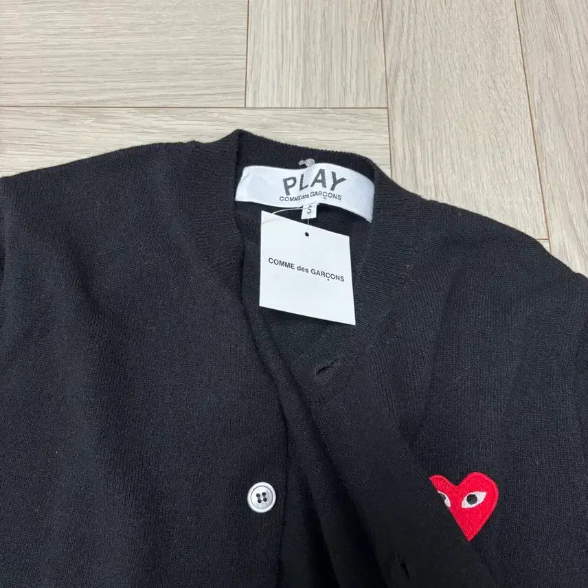 [SOLD OUT] 꼼데가르송 가디건 S (66가능)새상품