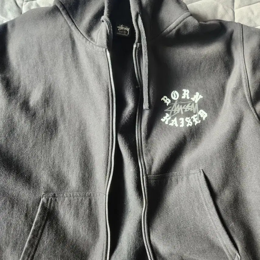 [SOLD OUT] 스투시 본앤레이즈드 후드집업 XL