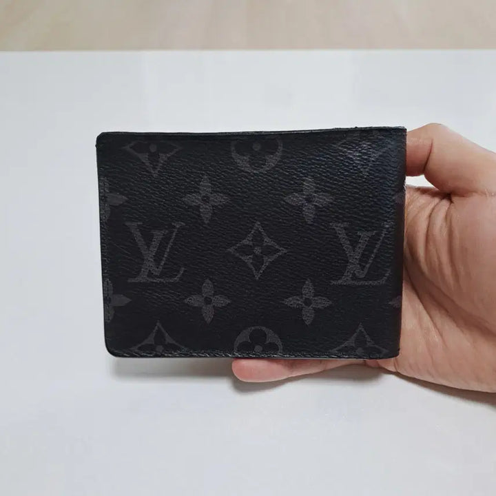 [SOLD OUT] [100%/정품] 루이비통 모노그램 이클립스 멀티플 반지갑