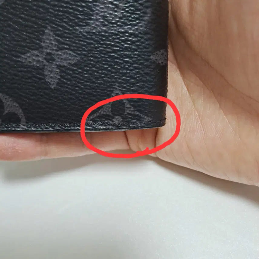 [SOLD OUT] [100%/정품] 루이비통 모노그램 이클립스 멀티플 반지갑