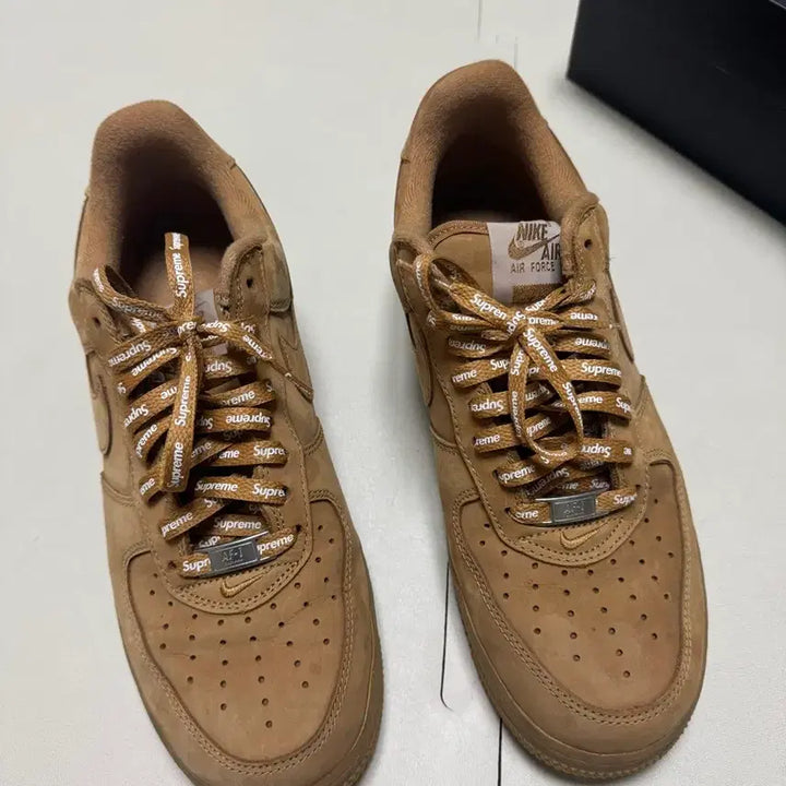 [SOLD OUT] [265] 나이키 x 슈프림 된장 포스