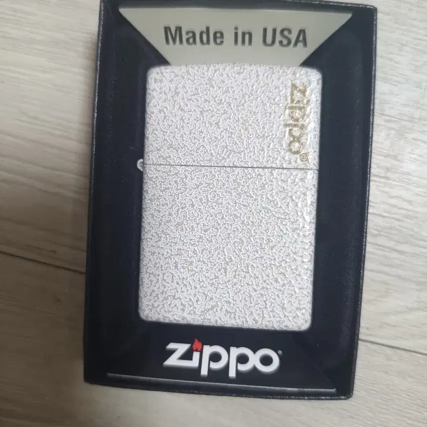 [SOLD OUT] ZIPPO 화이트 크랙