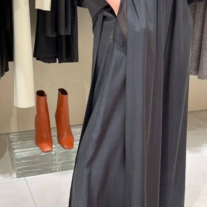 [BUNJANG] Nehera Black Blouse and Wide Pants Set / Nehera 네헤라 블랙 블라우스 와이드팬츠 세트 새상품