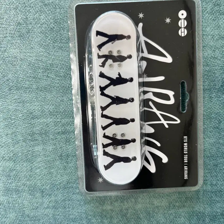 [BUNJANG] BTS ARIRANG Skateboard Keychain White / 방탄소년단 BTS ARIRANG 아리랑 스케이트보드 키링 white