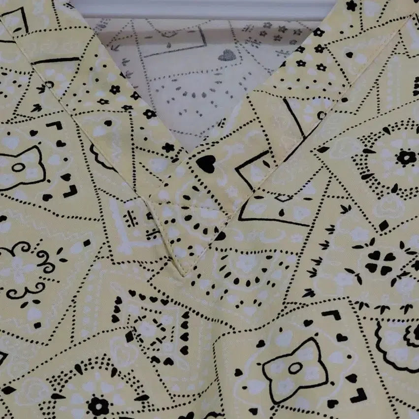 [BUNJANG] Dickies Bandana Pattern Scrub Top / [새상품/2XL] 디키즈(Dickies) 반다나 패턴 스크럽 상의