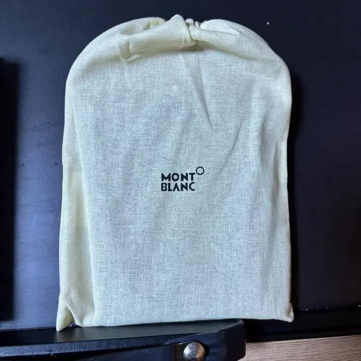 [SOLD OUT] 몽블랑 여권지갑 팝니다 (풀패키징)