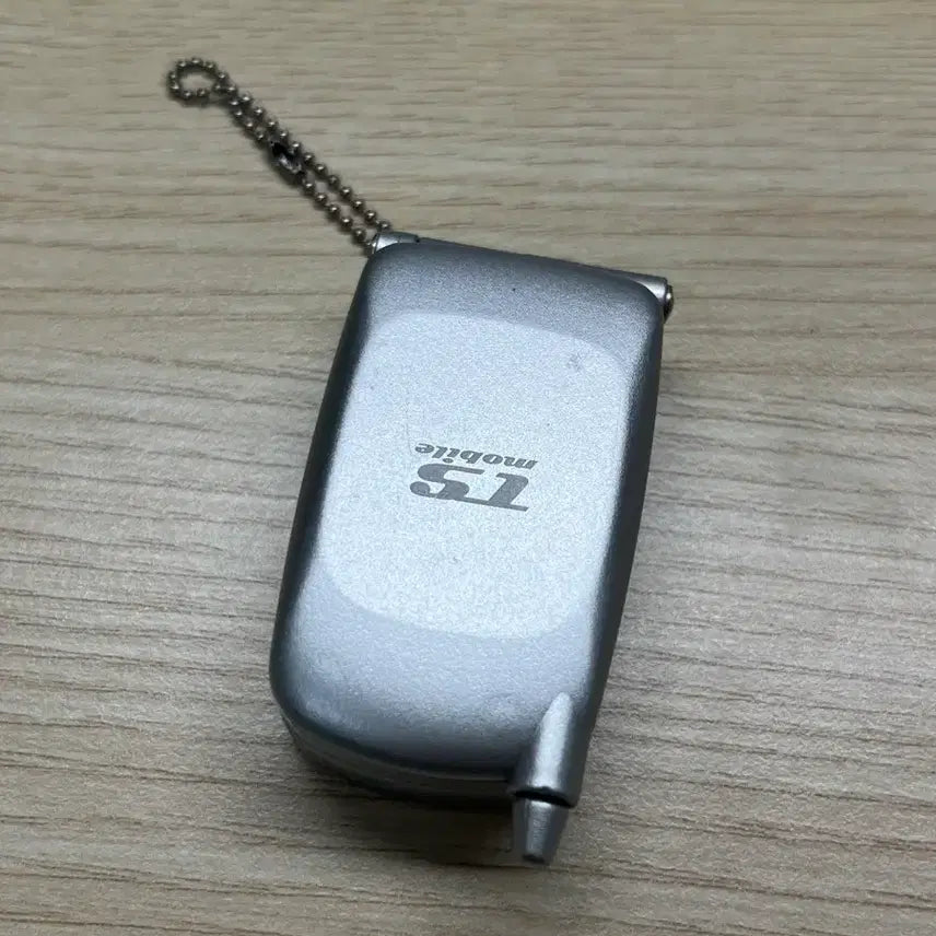 [SOLD OUT] 녹음기능 있는 폴더본 키링