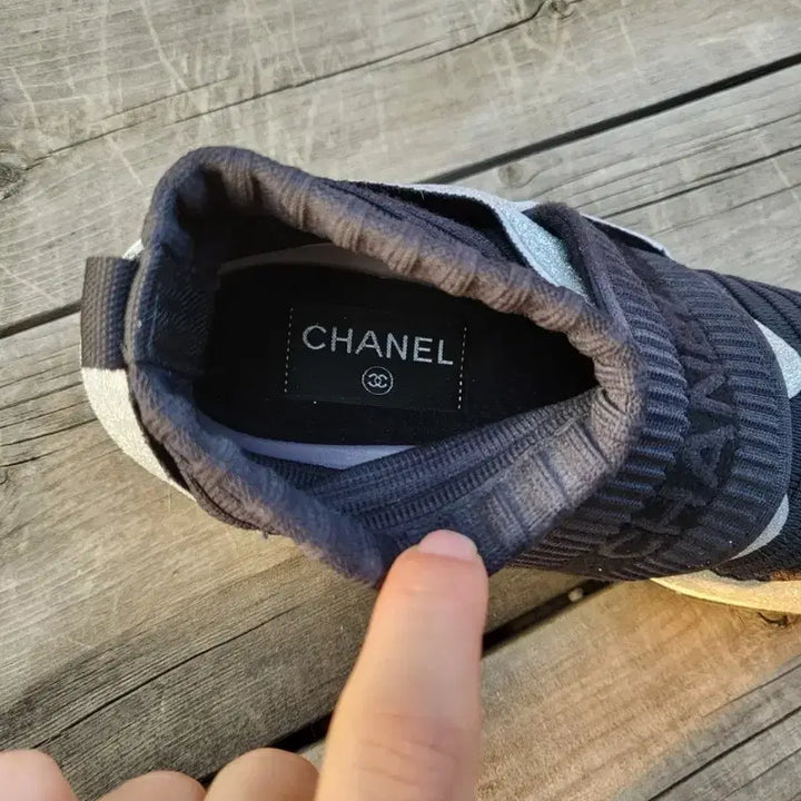 [BUNJANG] Chanel Slip-on Sneakers Black/Silver (Size 36) / 정품)샤넬 스니커즈 블랙/실버 슬립온 운동화 36