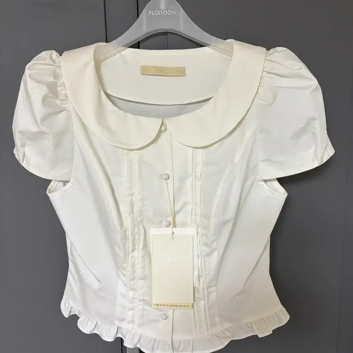 [BUNJANG] Flohm Hani Short Sleeve Blouse White XS / 플로움 하니 반팔 블라우스 화이트 XS(44-55)사이즈 판매합니다.