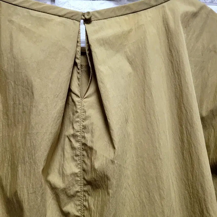 [BUNJANG] Izzatbaba Loose Fit Shirt / 아이잗바바 면바스락 루즈핏 셔츠