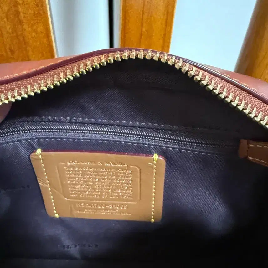 [BUNJANG] Coach Collaboration Camera Bag Crossbody Bag / 키스헤링 코치 콜라보 카메라백 크로스백 코치 가방