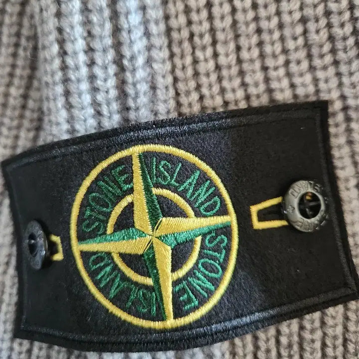 [SOLD OUT] 스톤아일랜드 니트집업(택o새상품)