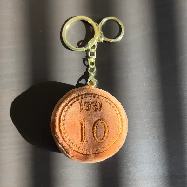 [BUNJANG] Woori Bank 10-Won Bread Keyring / 덤증정) 1931 우리빵은행 십원빵 키링
