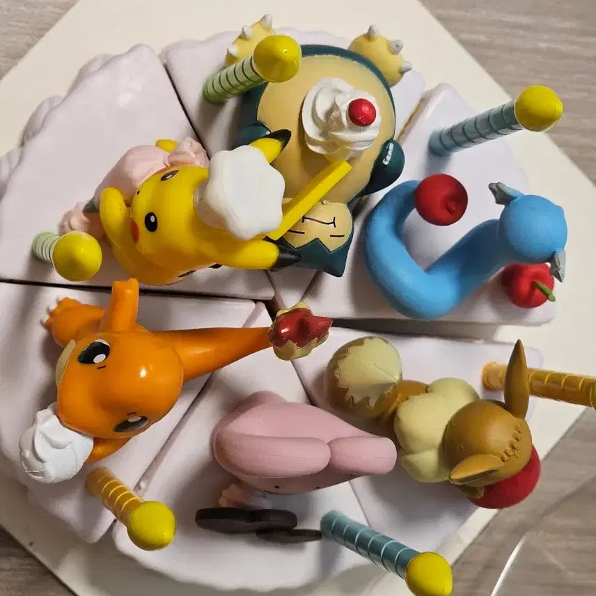 [BUNJANG] CGV Pokemon Cake Figure / cgv 포켓몬스터 케이크 피규어