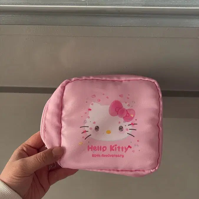 [BUNJANG] Sanrio Hello Kitty 50th Anniversary Pouch / 산리오 헬로키티 50주년 파우치
