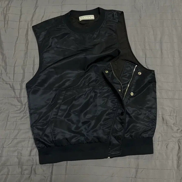 [BUNJANG] Jensai Asymmetrical Vest / 젠사이 언발란스 베스트
