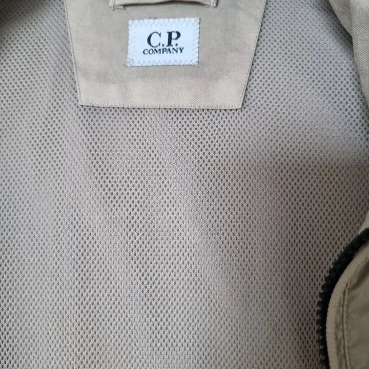 [BUNJANG] CP Company Nylon Packable Hooded Windbreaker Jacket / 백화점판 cp컴퍼니 나일론 후드수납 바람막이 자켓 100사이즈 시피컴퍼니