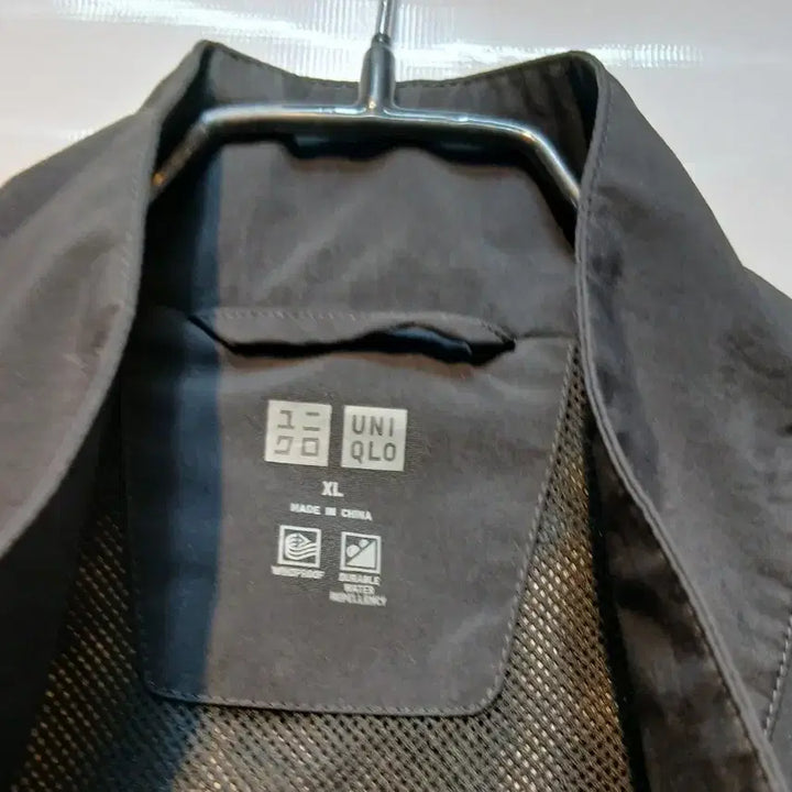 [SOLD OUT] 유니클로 블랙 경량 조끼 XL