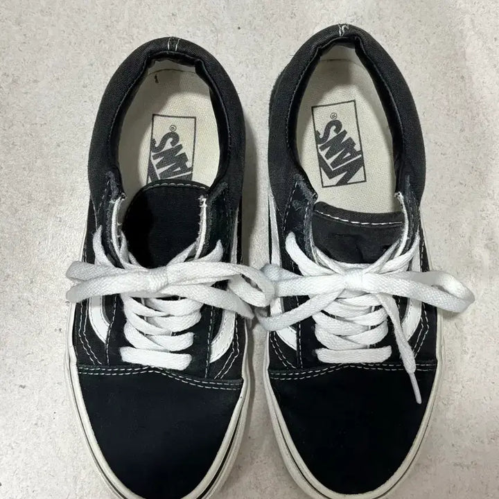 [BUNJANG] Vans Old Skool Sneakers / 반스 올드스쿨 220